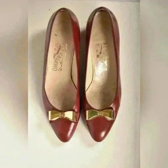 RARE 70s SALVATORE FERRAGAMO Red Smooth Leather Gold Bow Low Heels 8.5AAA Italy - Picture 10 of 10